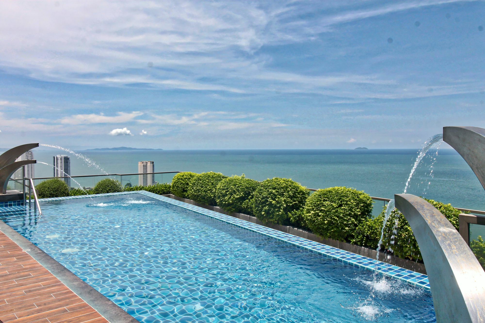 Ferienwohnung The Peak Towers Pattaya Exterior foto