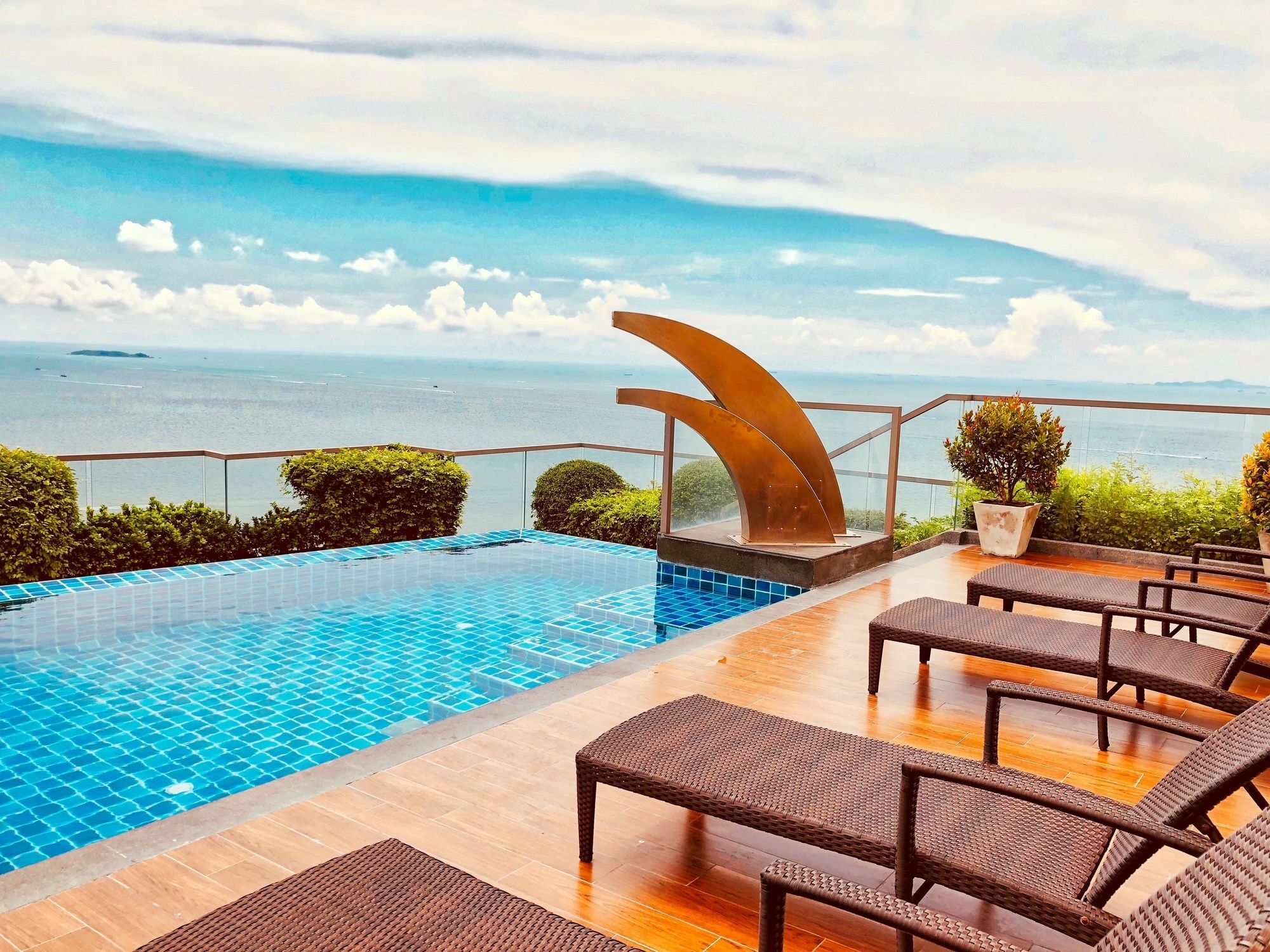 Ferienwohnung The Peak Towers Pattaya Exterior foto